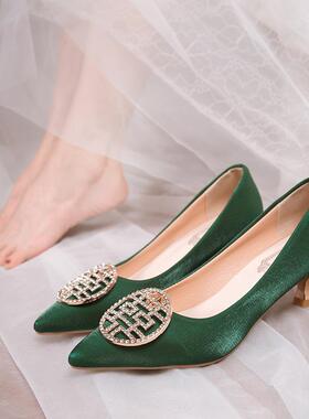 小众秀禾服婚纱两穿结婚鞋女2026新款春季绿色礼服中式高跟0208e