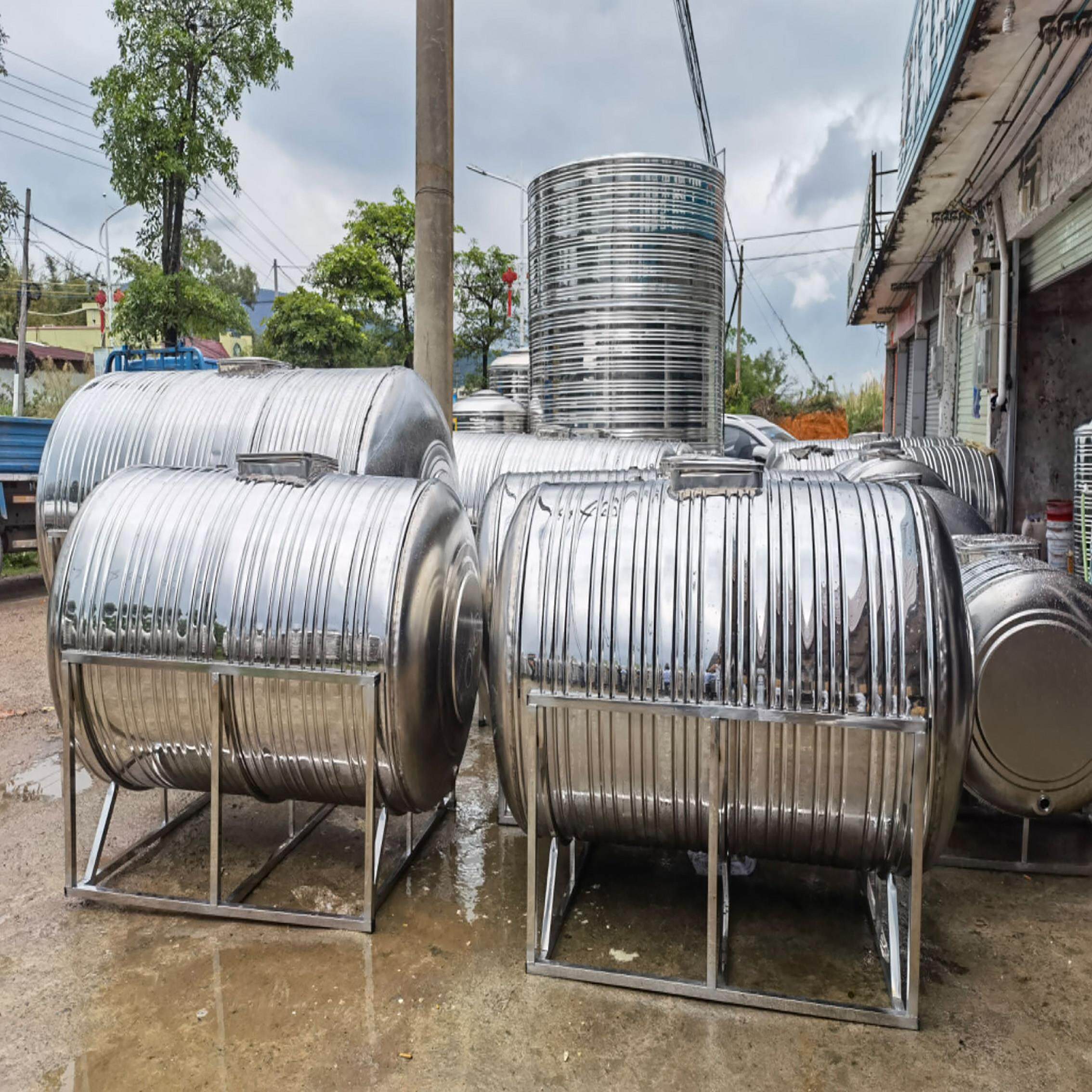 304不锈钢家用水箱圆形水塔储水箱桶保温水平加厚屋顶厨房储水箱