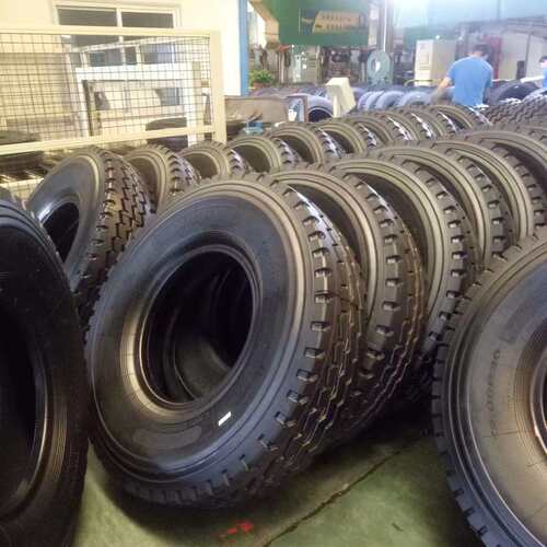 卡车汽车全钢子午线轮胎 750R16 1000R20 1100R20 货车轮胎厂家