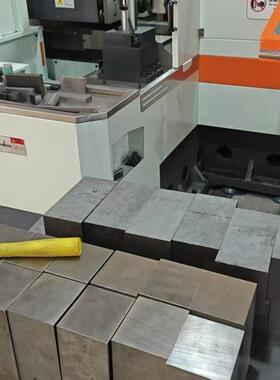 303 304 316L不锈钢精料中厚板10mm-200mm毛料铣磨精光板定制零切