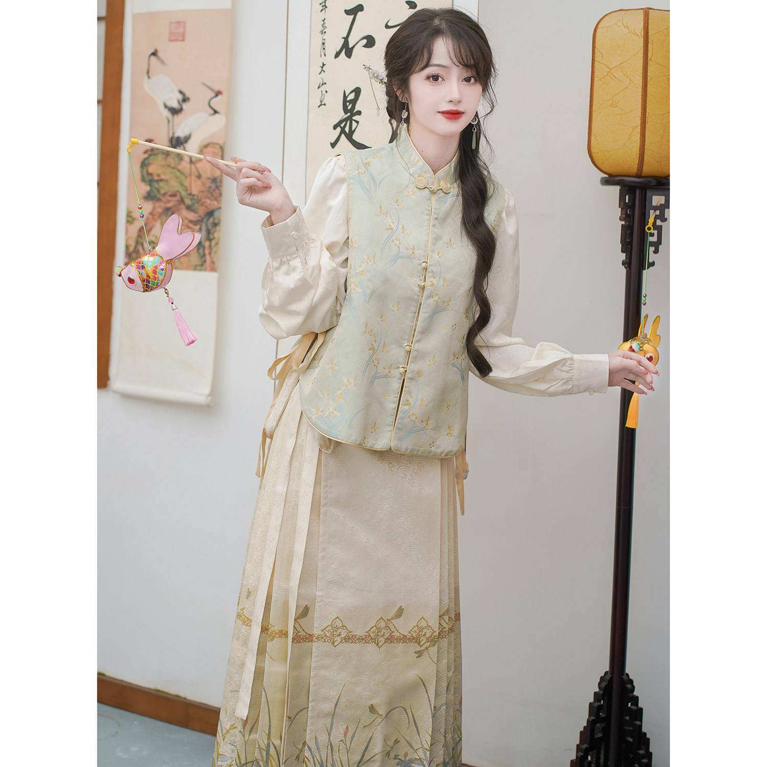 好货马面裙配衬衫秋季汉元素镂空盘扣上衣女新中式国风马甲搭提花