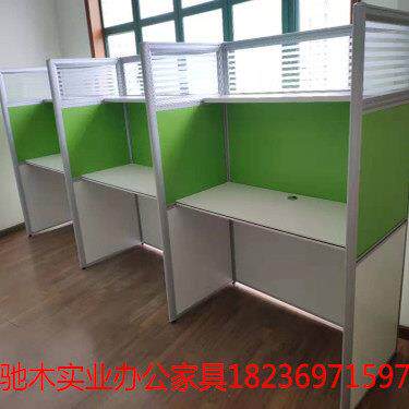 河南郑州办公桌工位一对一课桌培训桌屏风隔断卡位桌一对一辅导桌