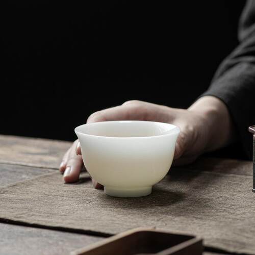 极简茶杯冰种玉瓷压手杯罗汉杯家用高档白瓷品茗单杯主人杯美人杯