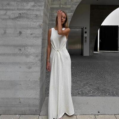Beach long dress with waist cinched and sleeveless white