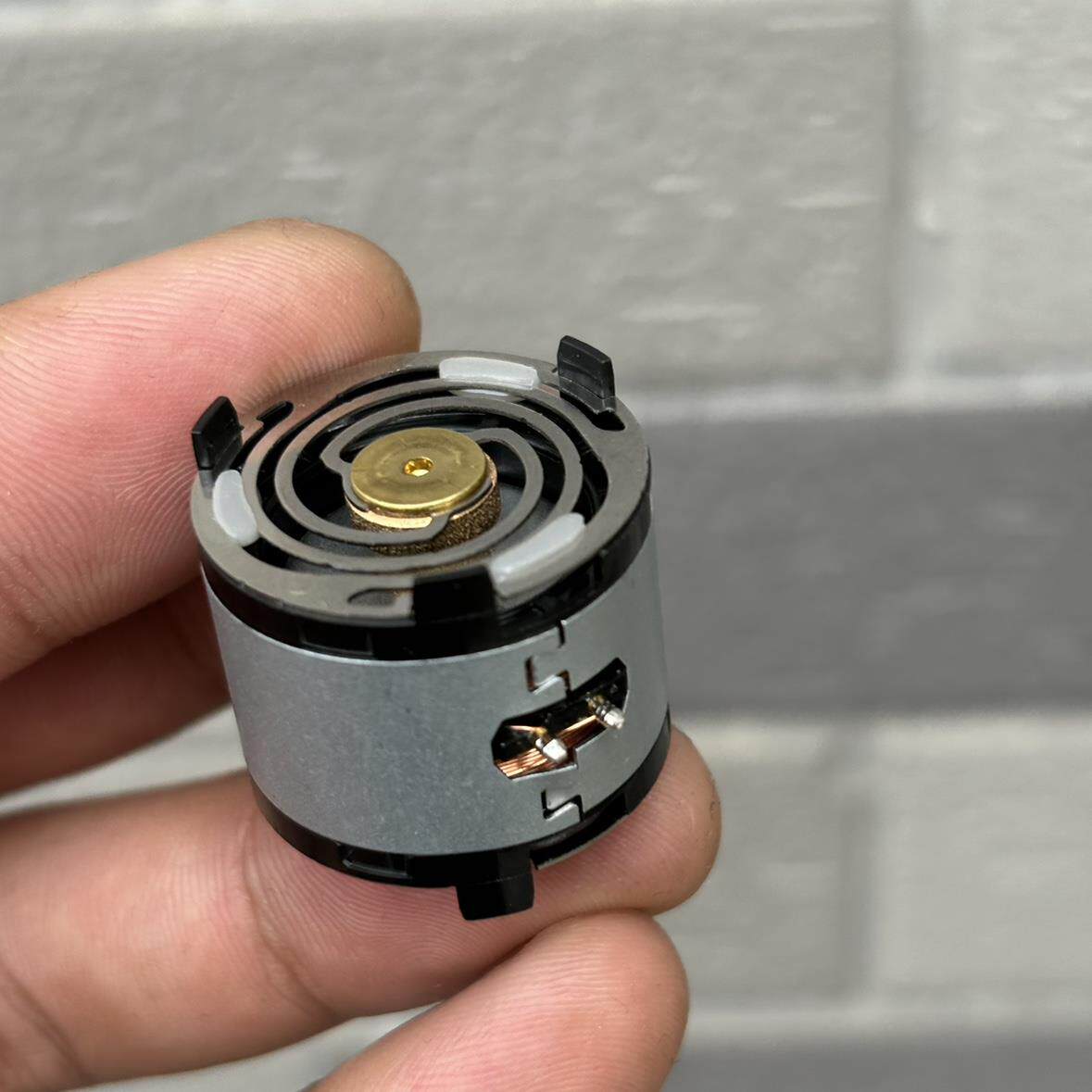 江哥进口！骨传导大功率喇叭 8欧200W 大电流功放板才能推好声