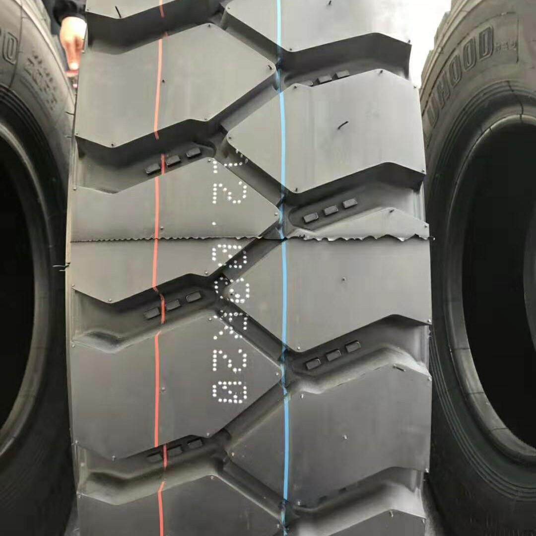 正霸重载钢丝胎1200R20 CY768大矿花1100R20矿用卡车渣土车轮胎