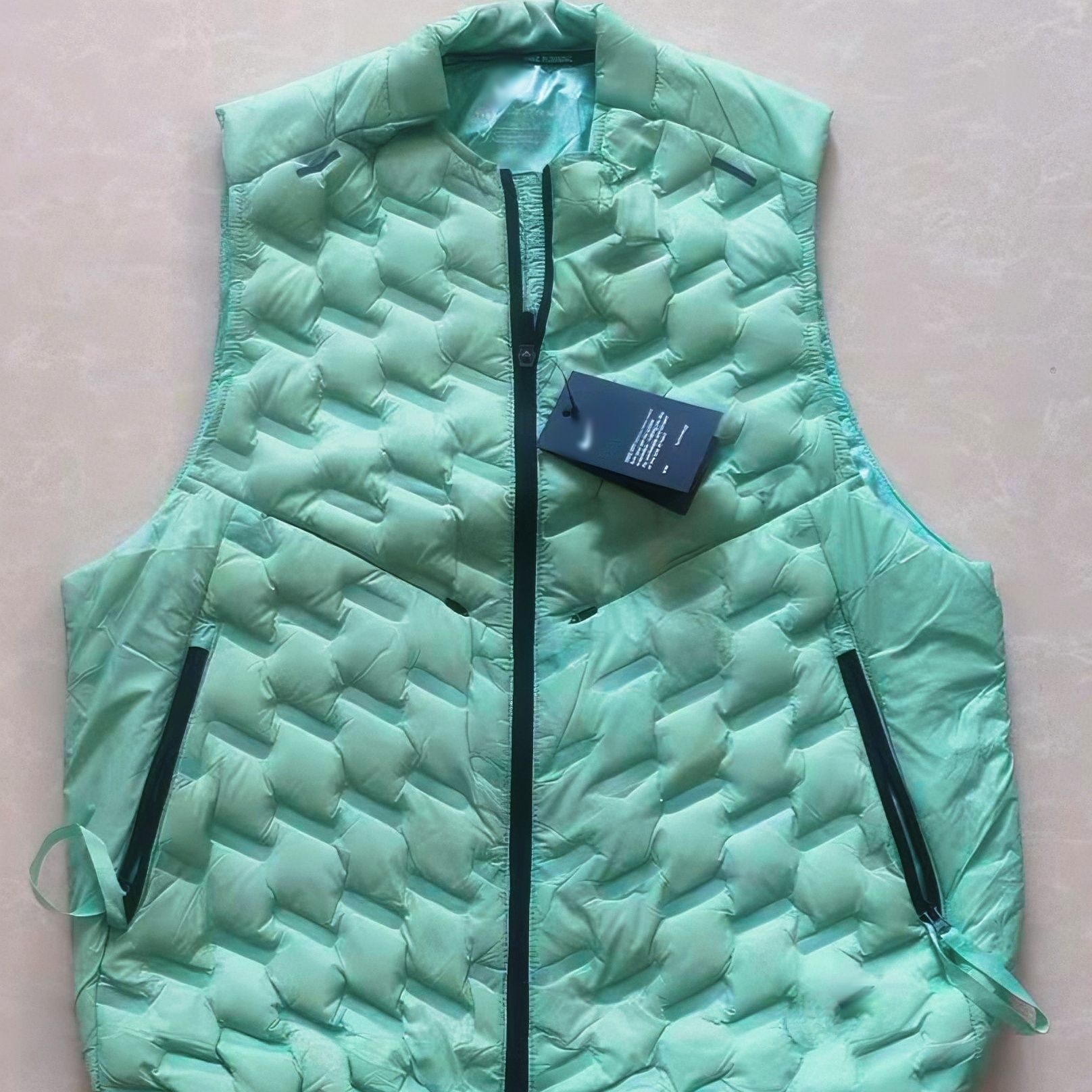 thumbnail for The new Nike Nike down vest is a cropped design for autumn and winter. Unisex paragraph,