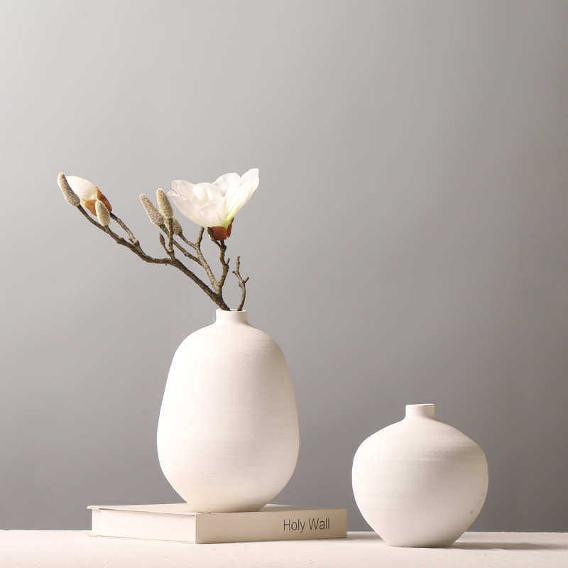 现代简约手工拉坯陶器磨砂白色创意插花装饰品茶室小口瓶花瓶摆件