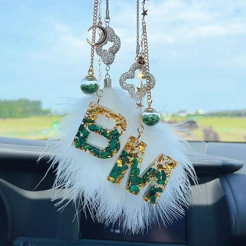 高档汽车挂件定制字镜母后视吊坠羽网毛挂饰女车高档汽内饰红轻奢