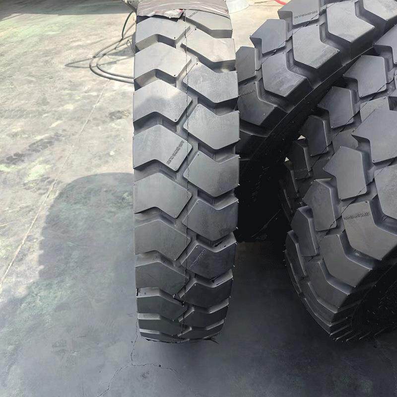 900-20叉车轮胎两块花纹合力杭叉尼龙充气带内胎工业机械轮胎