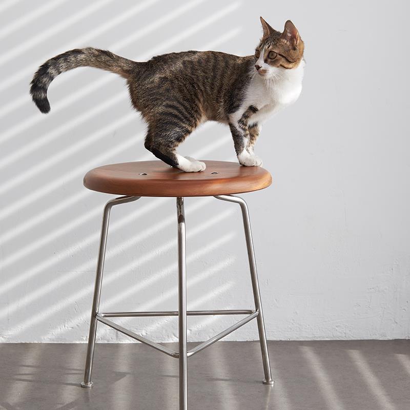 minimore|蚂蚁小圆凳|北欧复古现代简约家用梳妆凳圆凳实木边桌