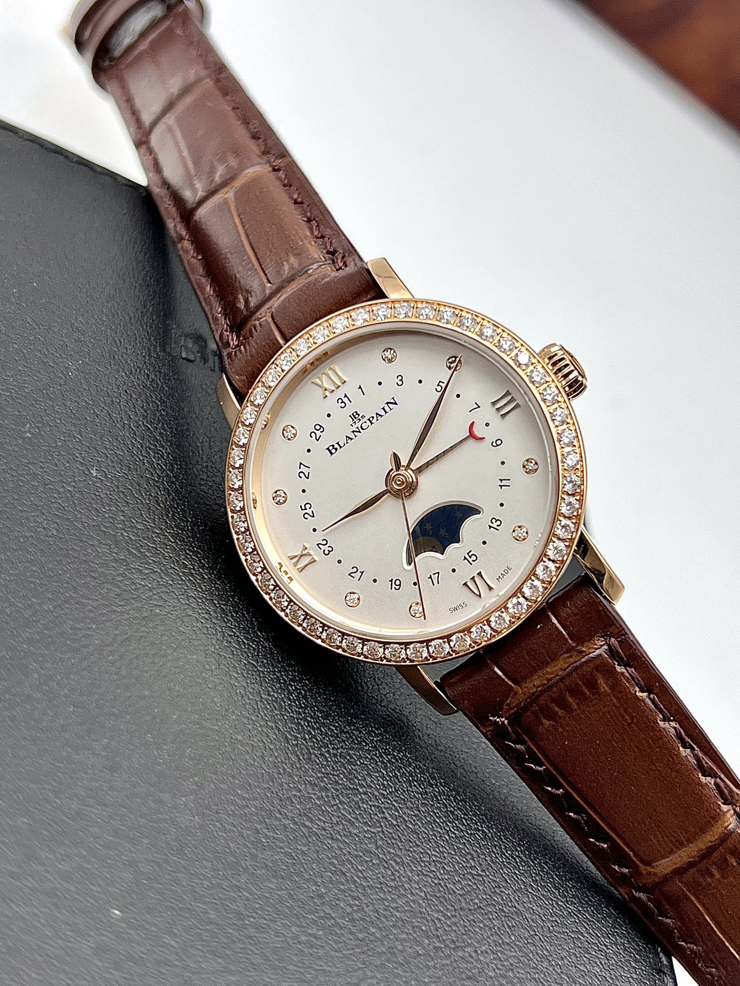 9.8新宝珀经典系列手表女玫瑰金原钻自动机械腕表6106-2987-55A