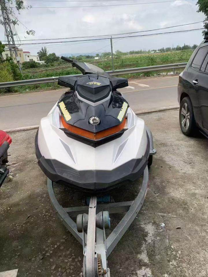 17年下水庞巴迪Gti130摩托艇
