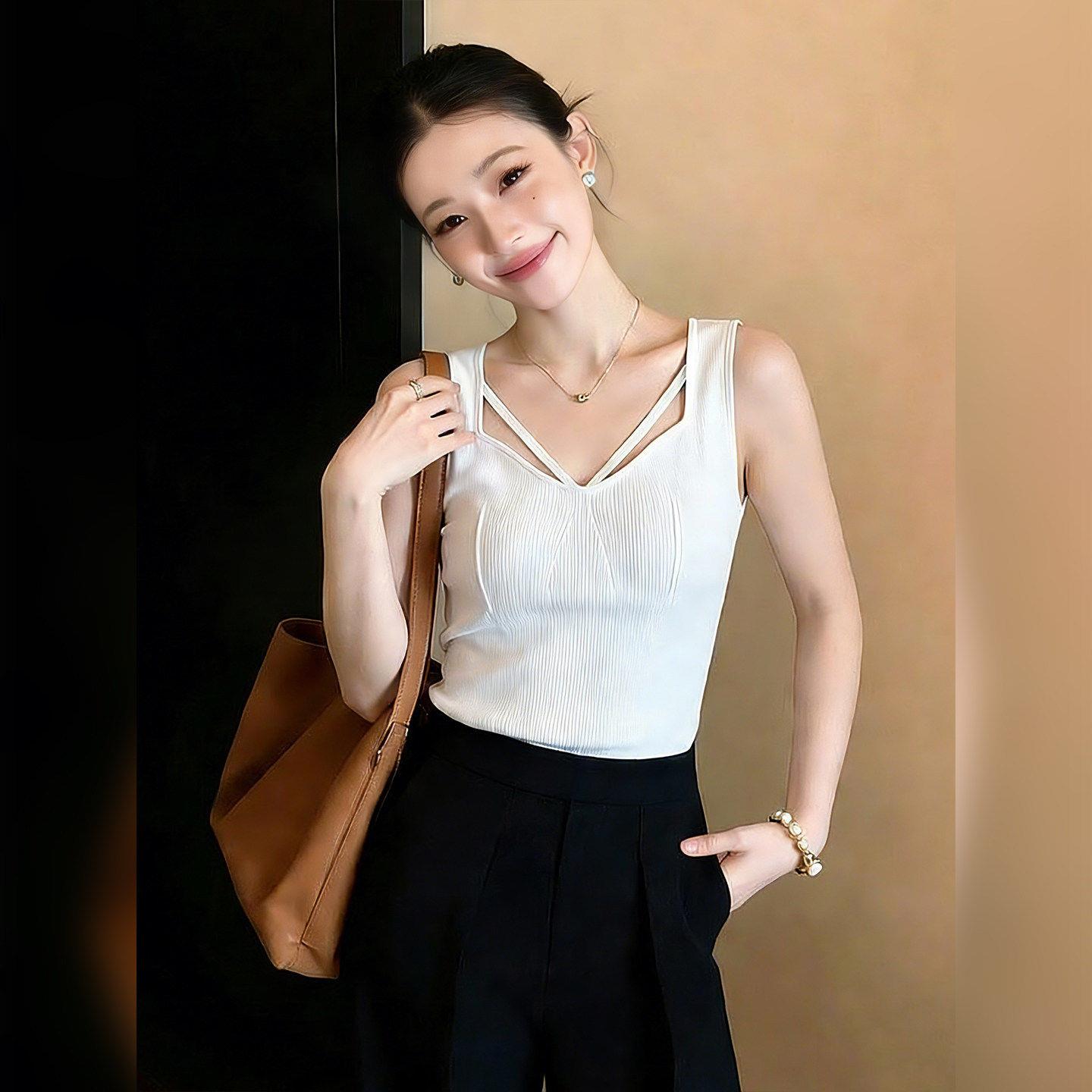 设计感高档绝美套头针织背心女夏季新款时尚百搭修身显瘦无袖上衣