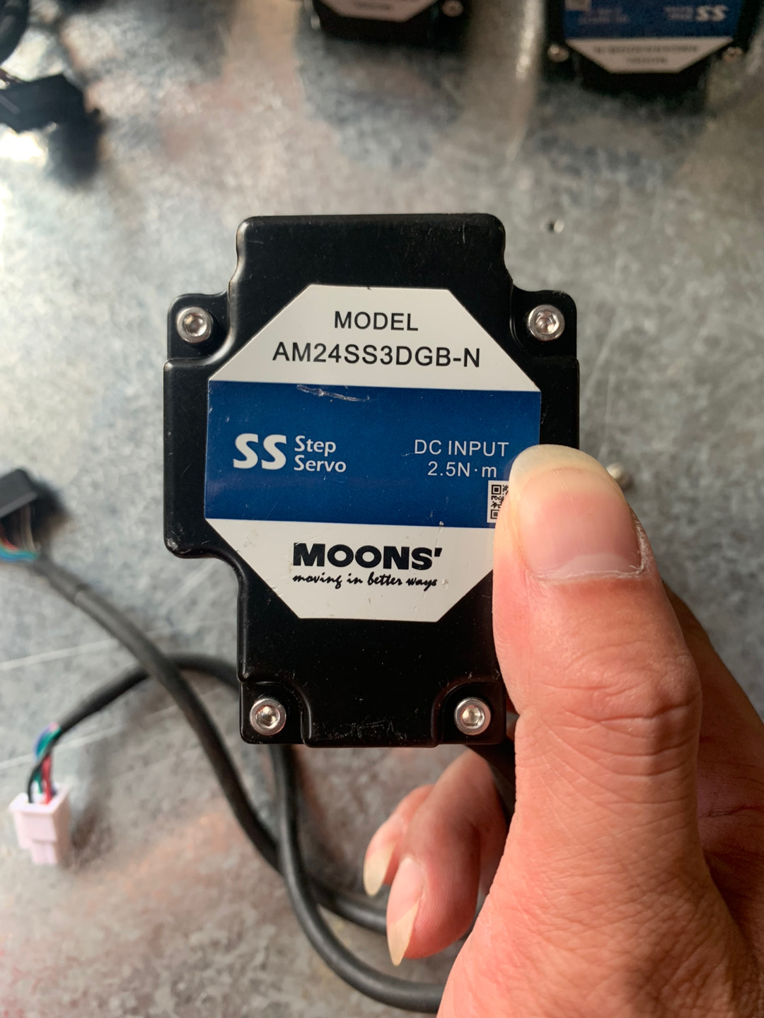 MOONS步进电机 AM24SS3DGB-N 实物拍摄，二手