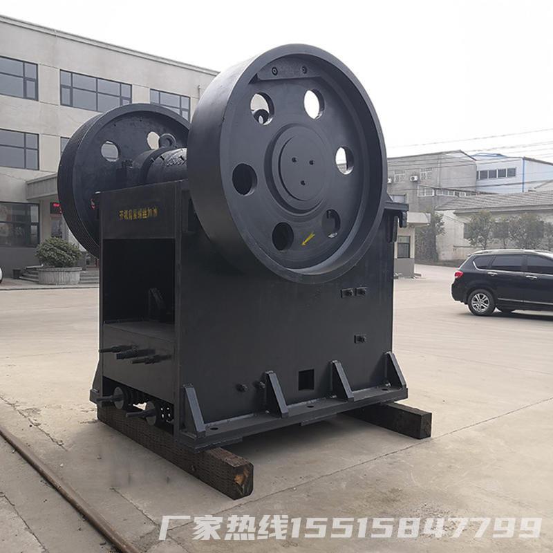 矿石卵石颚式破碎机建筑垃圾柴油鄂式制砂机岩石可移动鄂破机