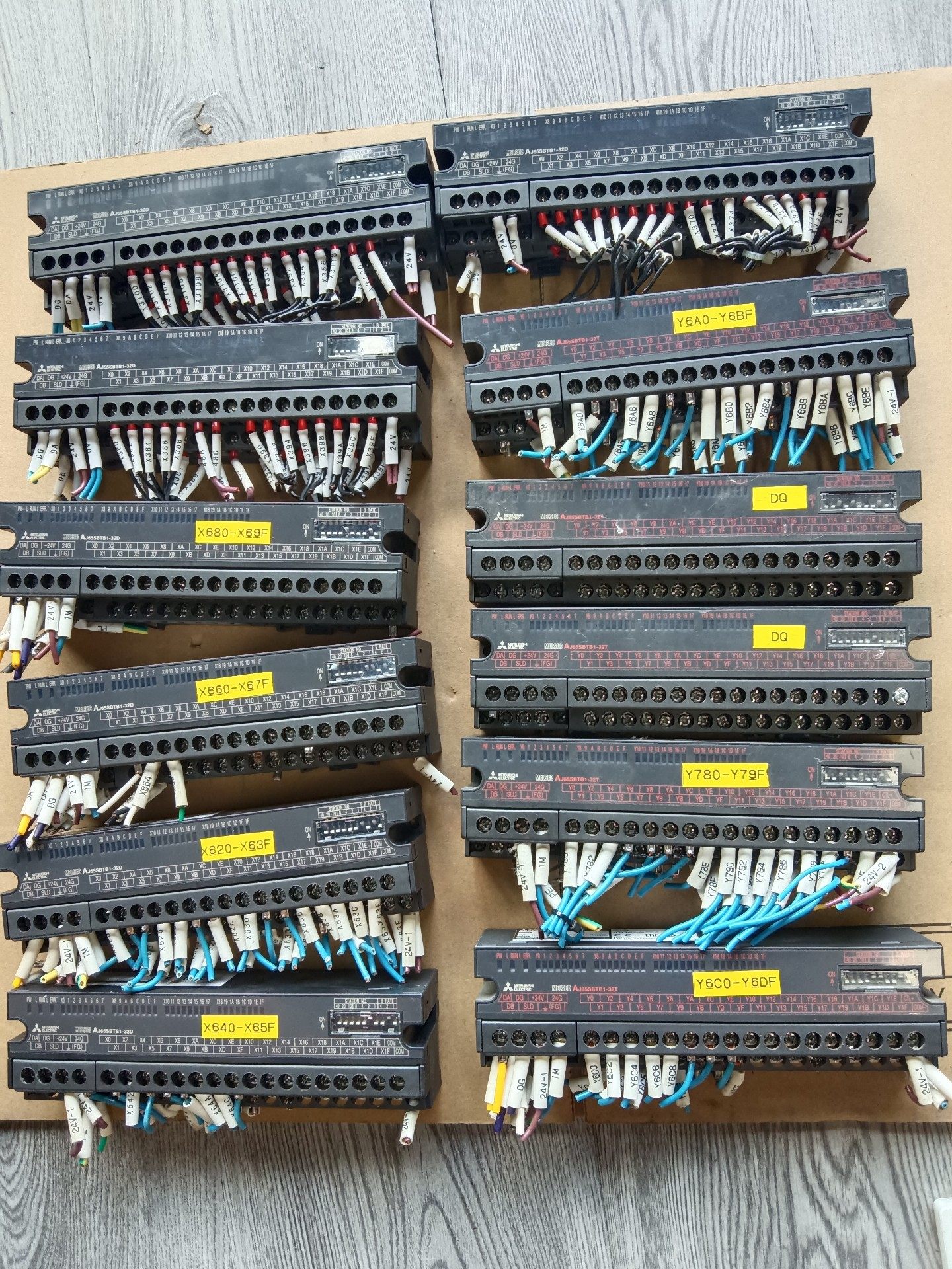 AJ65SBTB1-32D 数量10个已出