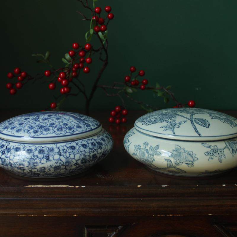 Ceramic, blue and white porcelain, rouge box, jewelry box, storage box, ancient and classical Chinese style decorative box, ornaments thumbnail 5
