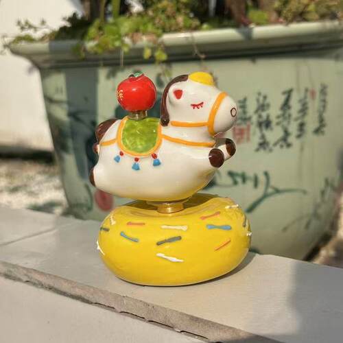 马年吉祥物生肖景德镇陶瓷旋转桌面 车载摆件 手工手绘马上有钱