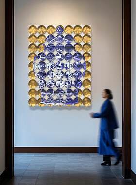 现代酒店大堂艺术高级挂画休息区墙面装饰画别墅楼梯装饰盘子装置