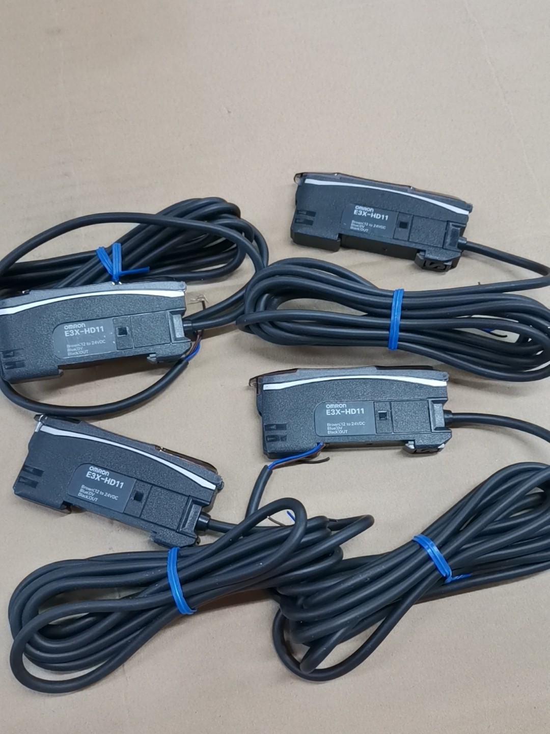 欧姆龙传感器E3X-HD11原装正品，全新无包装，实物图