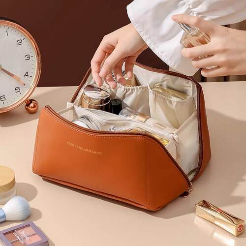 Large Capacity Portable Women's Makeup Bag with a Stylish an