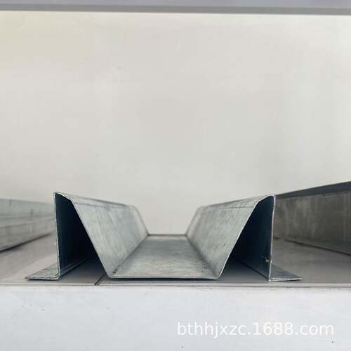 冷弯成型M型水槽机光伏水槽成型机生产角铁的机器角铁机器的厂家