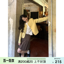 yesroom「芒芒奶昔」春季小香风短款奶，黄色金扣垫肩西装外套