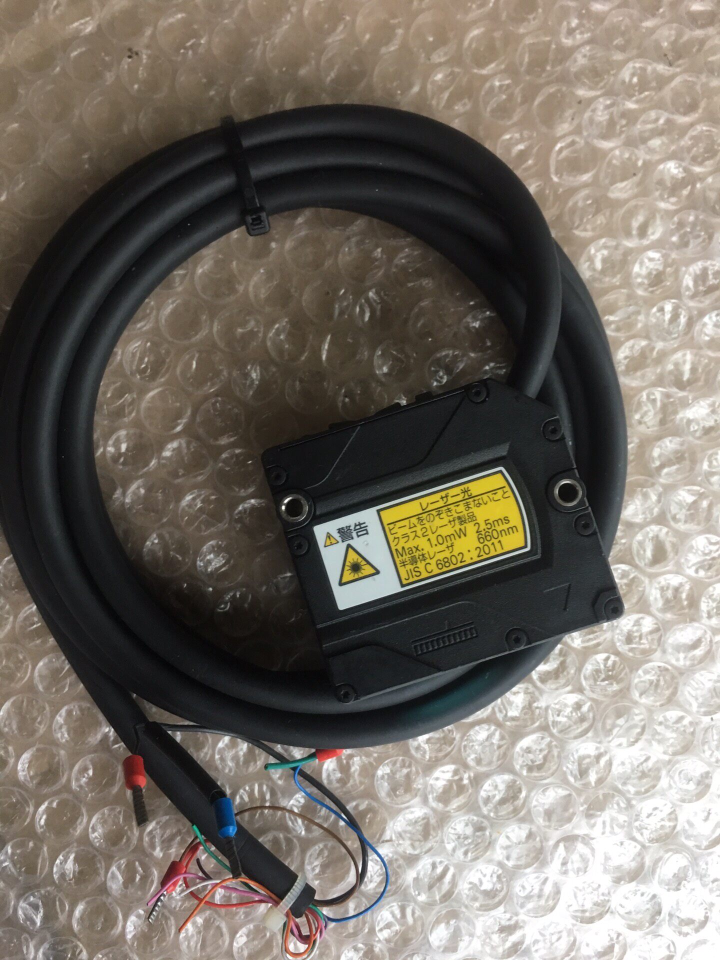 欧姆龙ZX1-LD50A61激光位移传感器、实物拍照、库存余