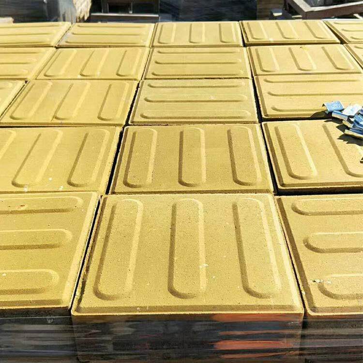 黄色条状盲道砖人行道路面指引砖透水砖广场陶土砖止步砖防滑