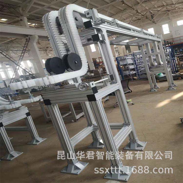 柔性链输送机瓶装饮料夹持上升可爬坡、转弯水平输送传送带