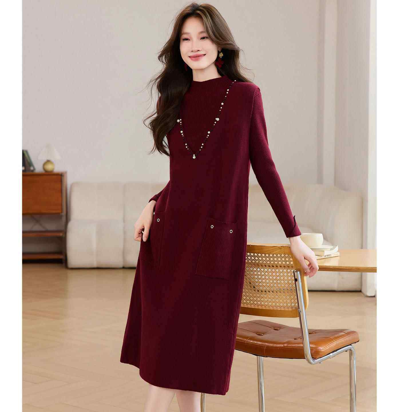 法式复古红色针织两件套连衣裙2025秋冬新款宽松配大衣打底毛衣裙