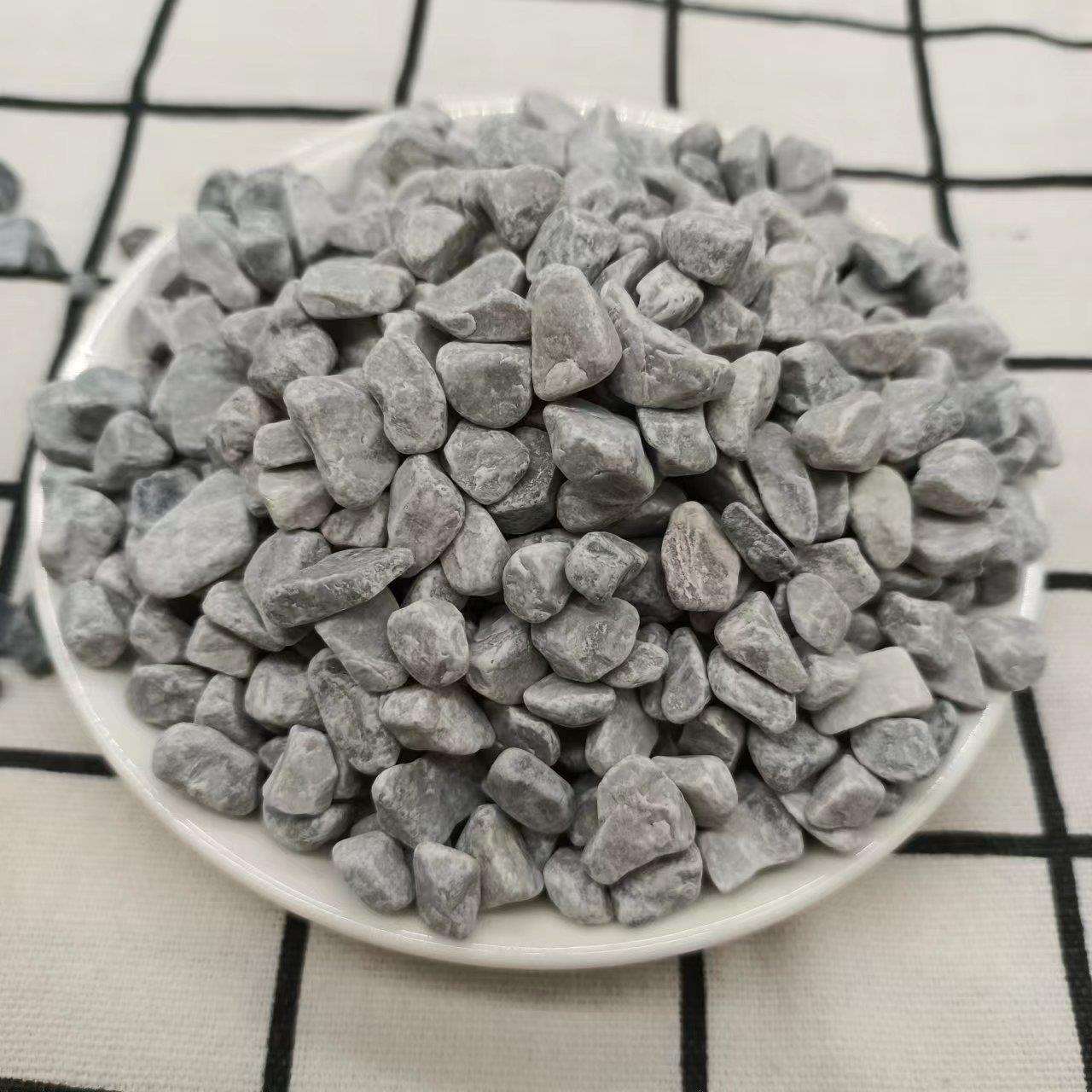 深灰色石子园林景观砾石庭院铺路灰石子水洗石碎石鱼缸用灰石子