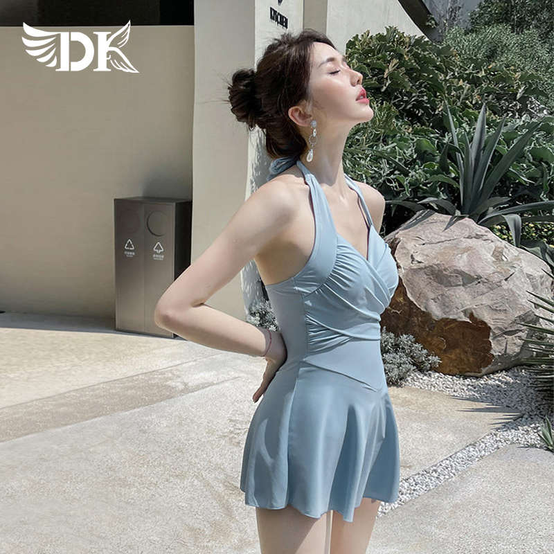 DK挂脖泳衣女泡温泉2025新款连体小胸保守高级感微胖女孩遮肉