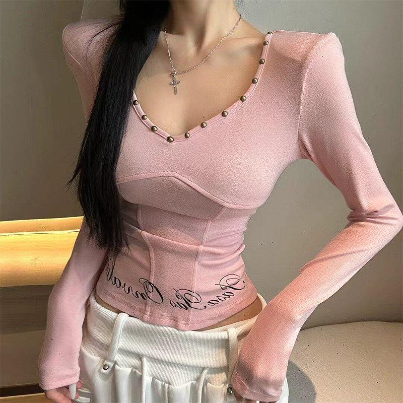 美式酷飒铆钉V领鱼骨修身显瘦长袖T恤女甜辣妹印花上衣正肩打底衫