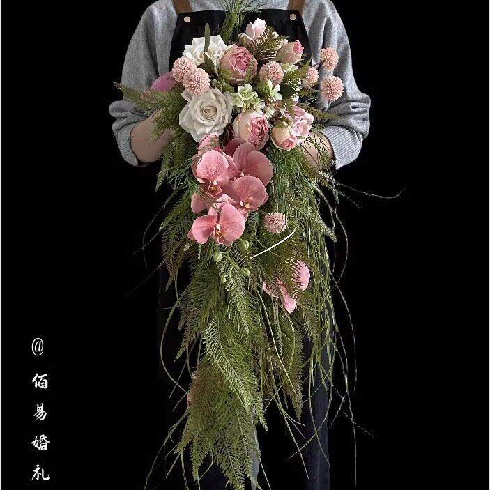 新娘瀑布型手捧花粉色花束订婚彷真花旅拍婚纱照道具hot闺蜜礼物
