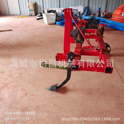 四轮拖拉机后带单边起苗机 大葱香菜起苗机