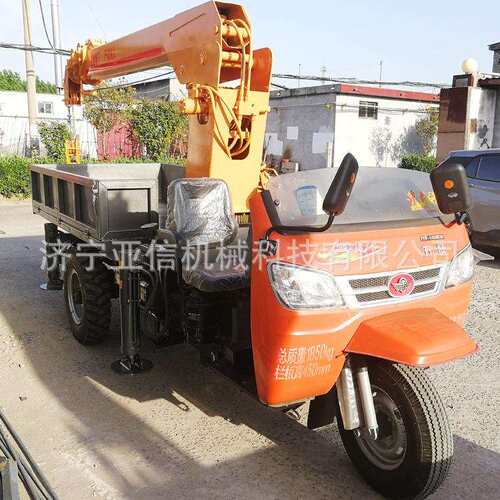 农用三轮随车吊机供应 白事下葬吊运车 3吨三轮吊车改装