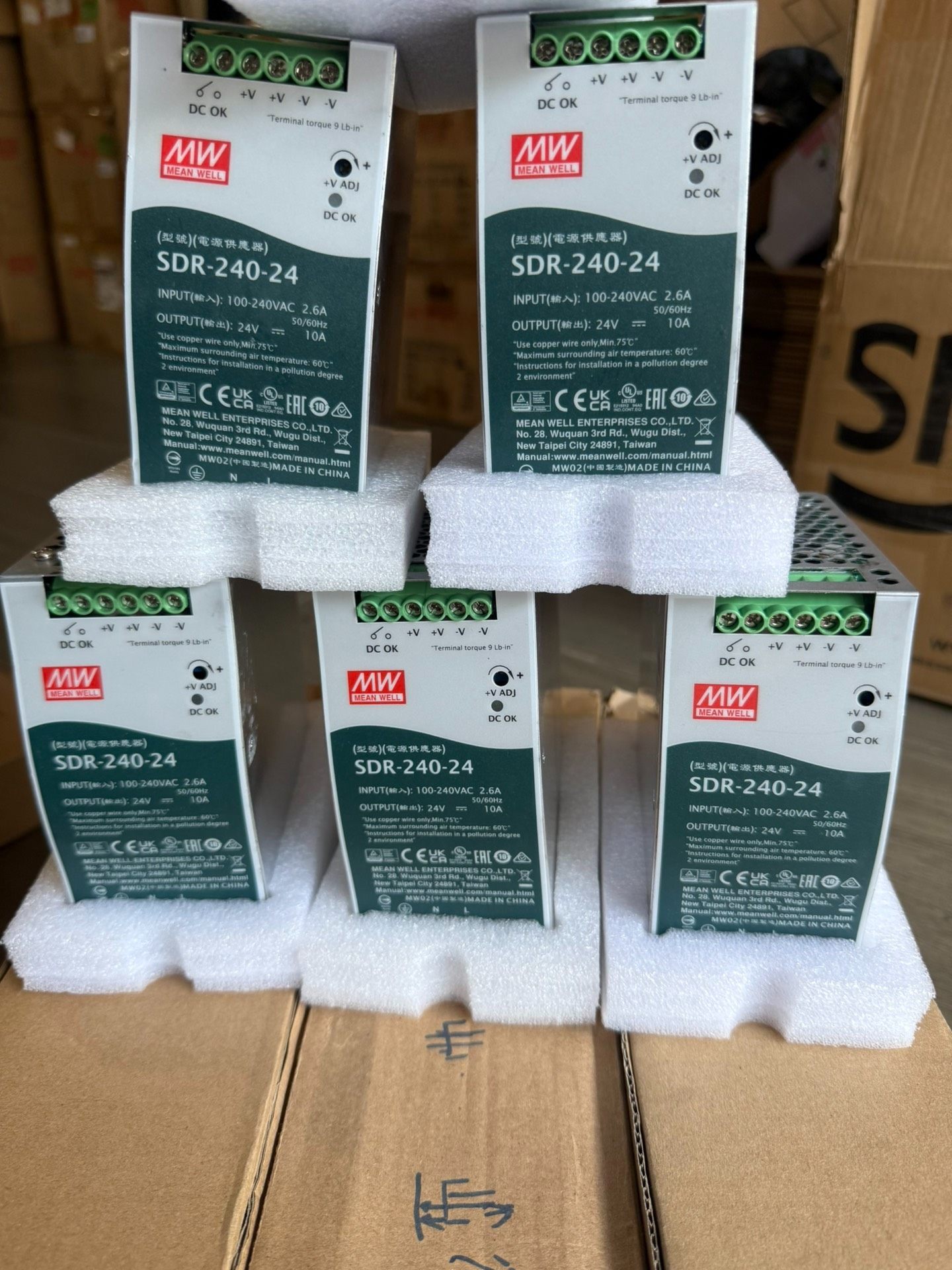 台湾明纬电源SDR-240-24导轨电源，24V 10A，输