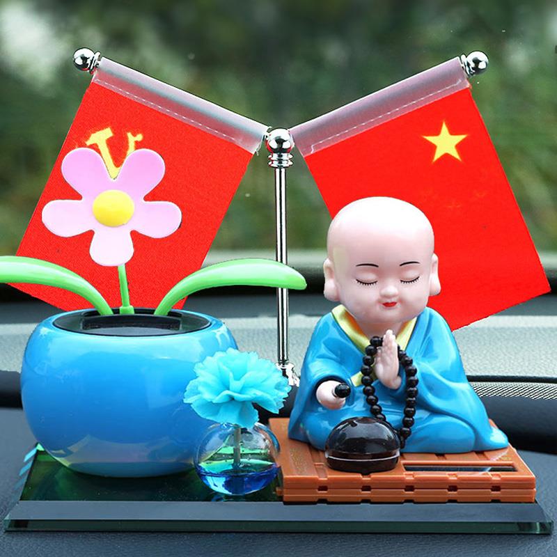 新款车载摆件红旗太阳内能摇头和尚木鱼敲车香水香薰摆件车饰品汽