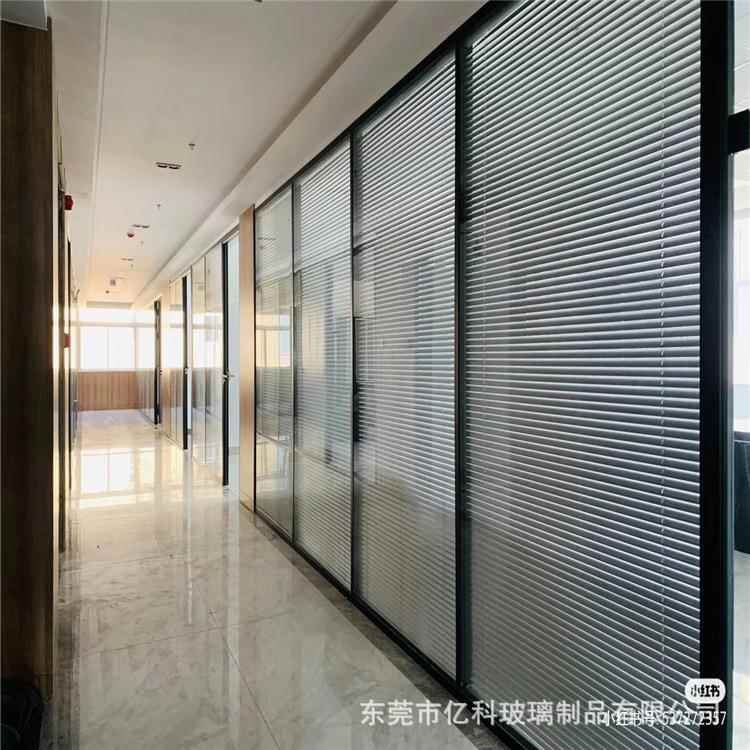 东莞安装办公室不锈钢框架玻璃墙隔断墙12MM钢化玻璃隔断免费量尺