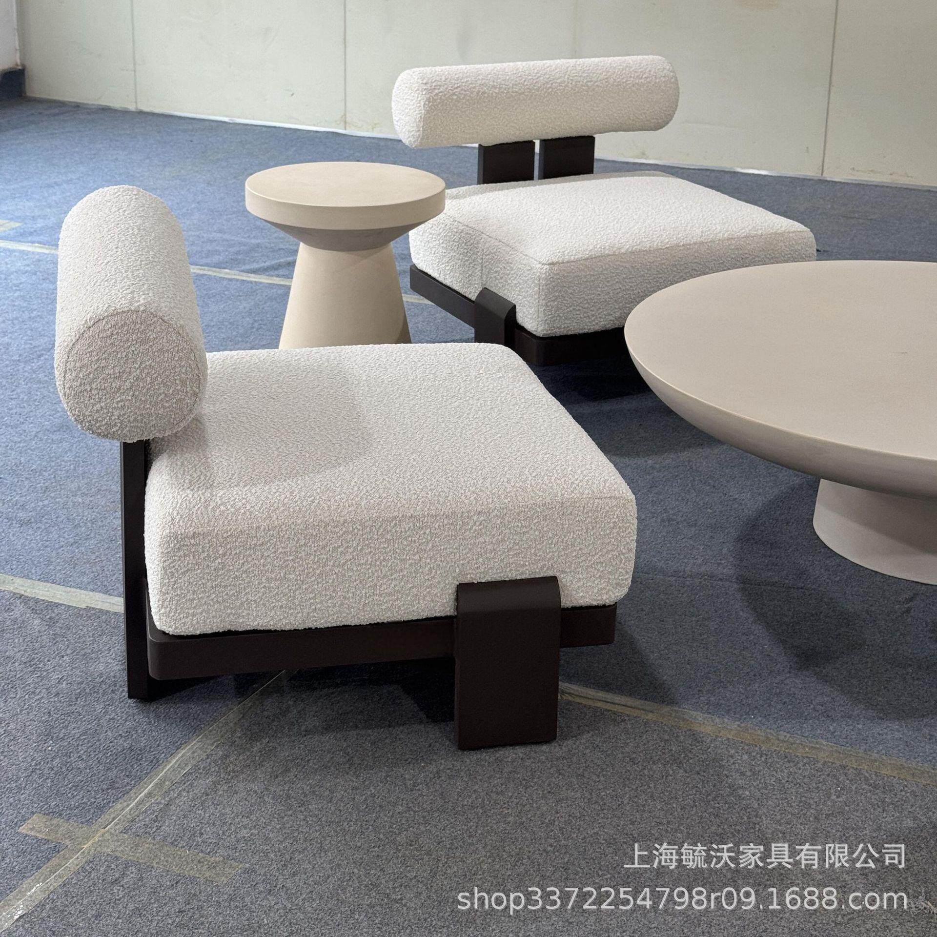 复古奶油风维戈休闲椅小户型客厅阳台设计师新款实木布艺单人椅
