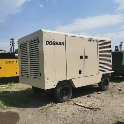 DOOSANXHP1070螺杆空压机psi压力24bar排气量cfm30m³