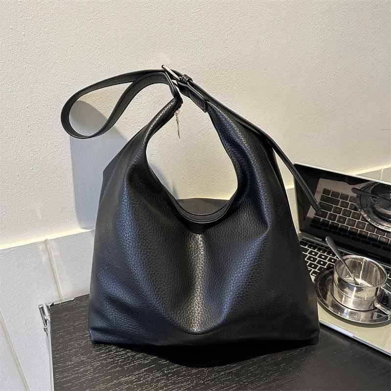 质感通勤质感手提包冬季新款复古时尚单肩腋下包托特包女包潮