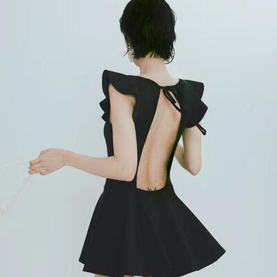 Female one-piece swimsuit, conservative, belly covering,