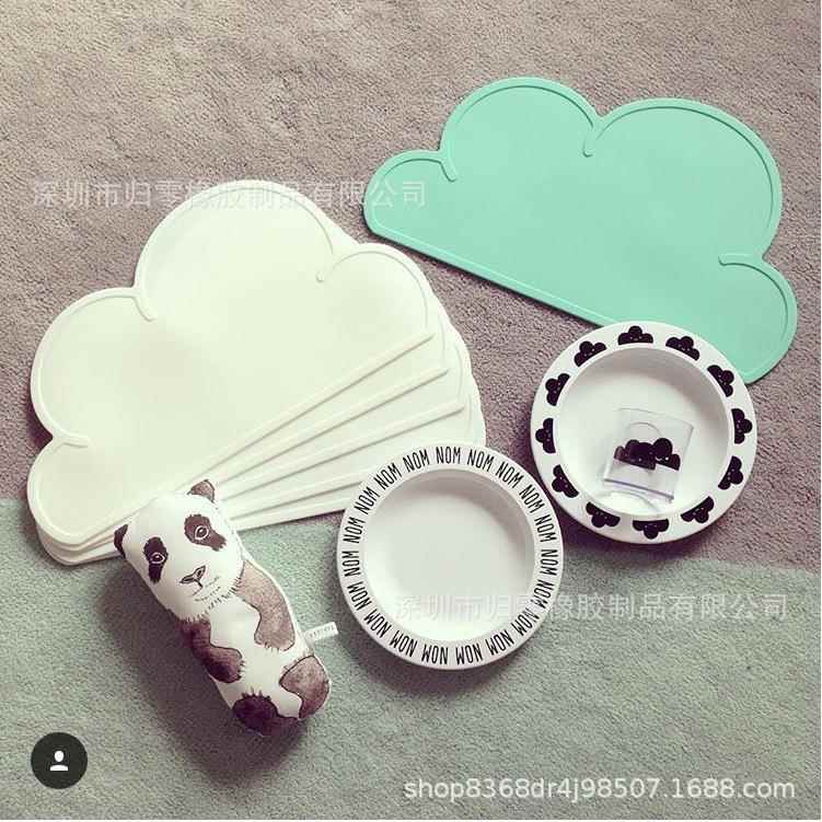新款云朵猫咪狗狗餐垫 硅胶防溢出防滑防水防潮防漏食易清洁垫子