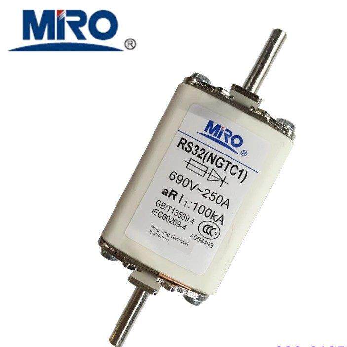 茗熔方管刀形触头快速熔断器 RS32 32A~250A NGTC1 3NE12