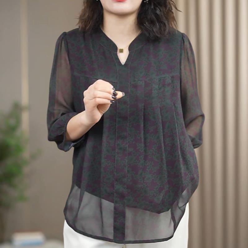 极速洋气V领宽松碎花女士衬衫中老年女装休闲七分袖上衣2026春季