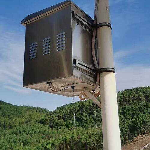 户外304不锈钢防雨挂杆箱加厚型监控抱箍箱安防控制柜