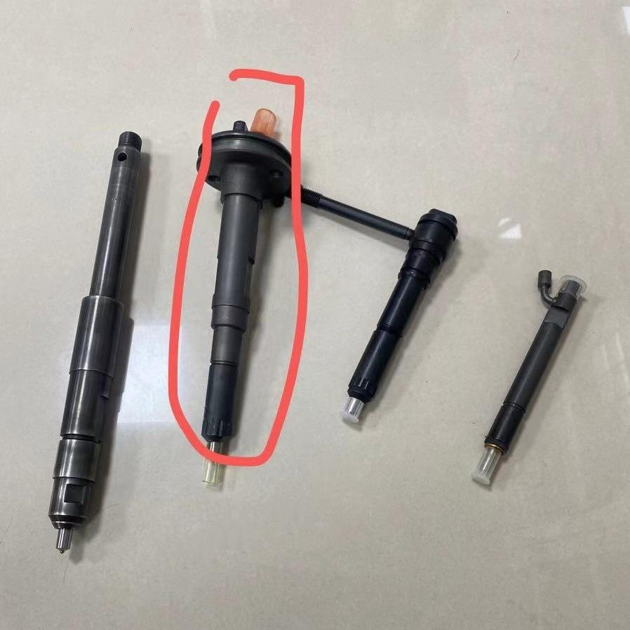 PC400-6WA450-3WA470-3PW400-6发动机6D125-2-7喷油器